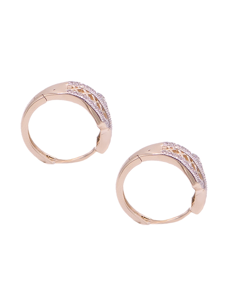 Aretes corto redonda de acero inoxidable con acabado chapa de oro zirconia